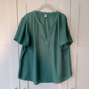 Green Short-Sleeved Blouse